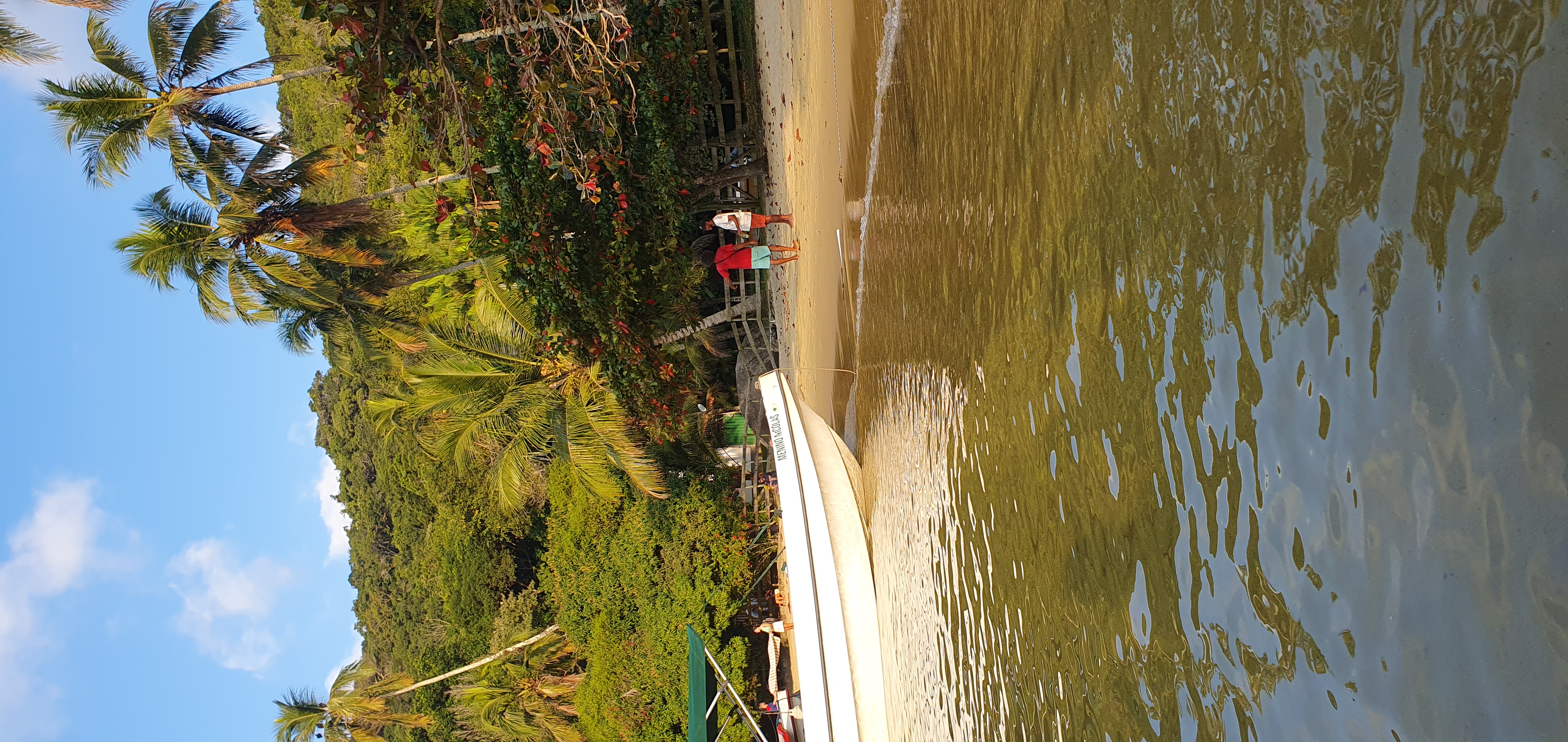 Bateau taxi et son chauffeur
