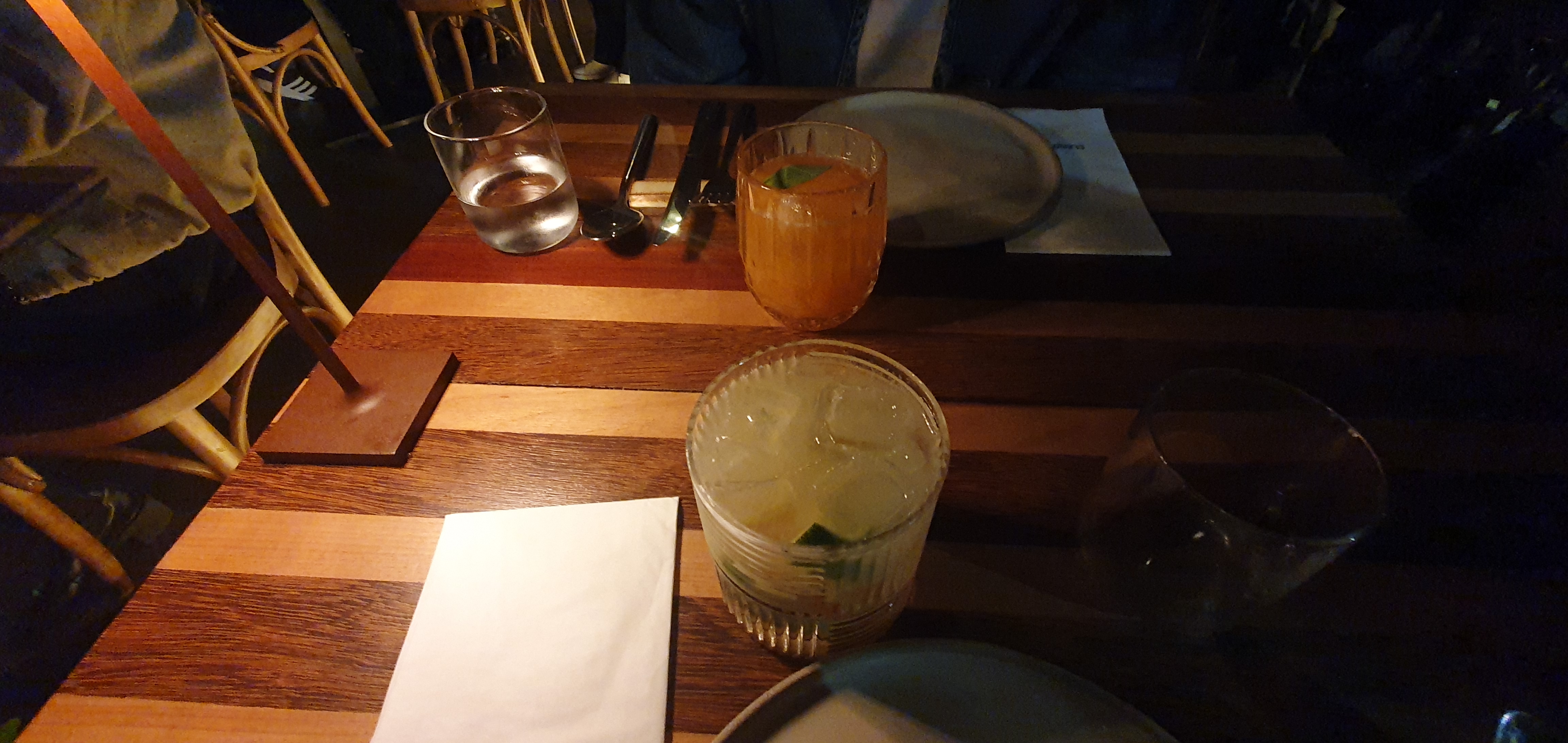 Cocktail dans une ambiance tamisée