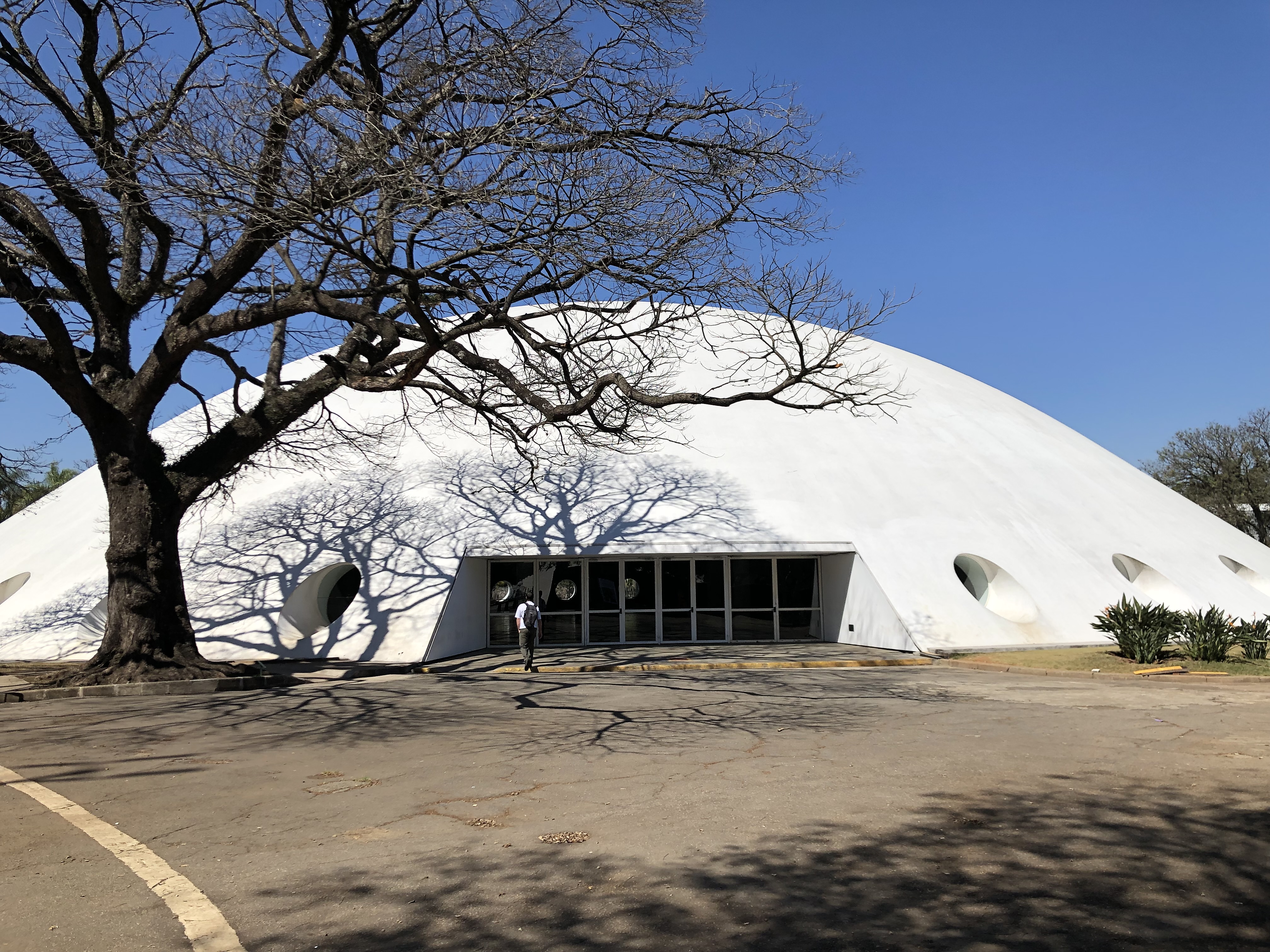 Architecture de Niemeyer dans le parc